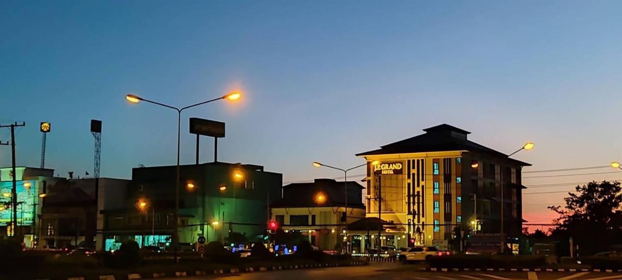J.P.Grand Hotel Trat Exterior foto